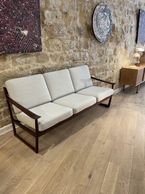 Sofa model 130 from Hvidt and Molgaard for France & Son