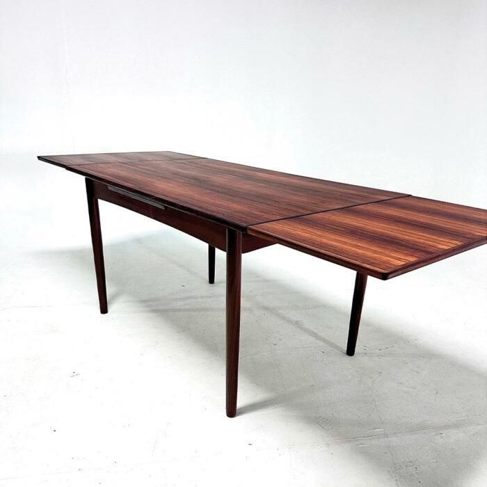 table_a_manger_palissandre_design_danois