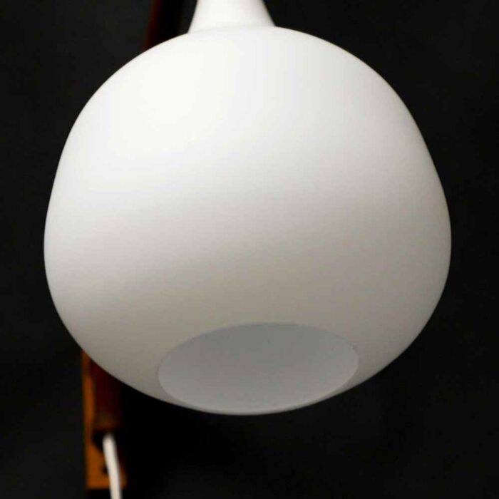 luxus_kristiansson_wall_lamp_applique_teck_opalin