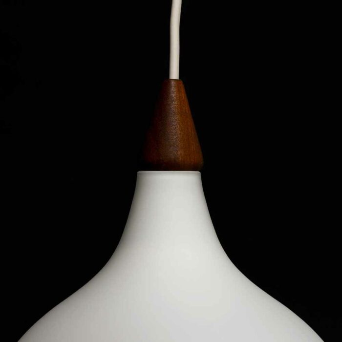 luxus_kristiansson_wall_lamp_applique_teck_opalin